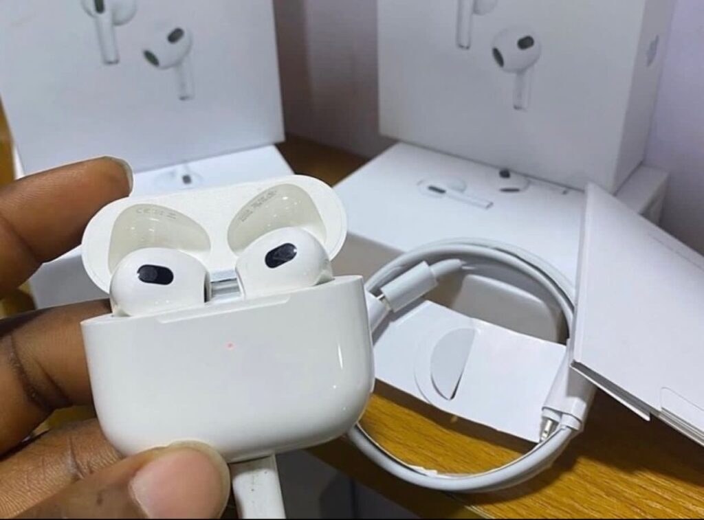 Noise Buds Solo Vs Apple Airpods Pro